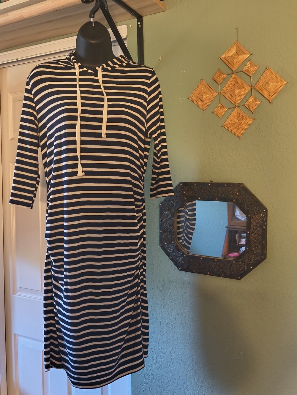 Heart Hips Striped Ruched Hoodie Dress Blue White Short Sleeve Cozy Casual SizeL